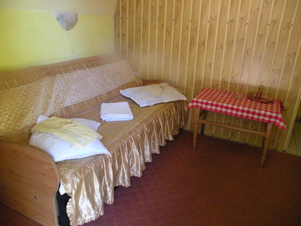 Camping Paradisul Soferilor Onesti Room photo